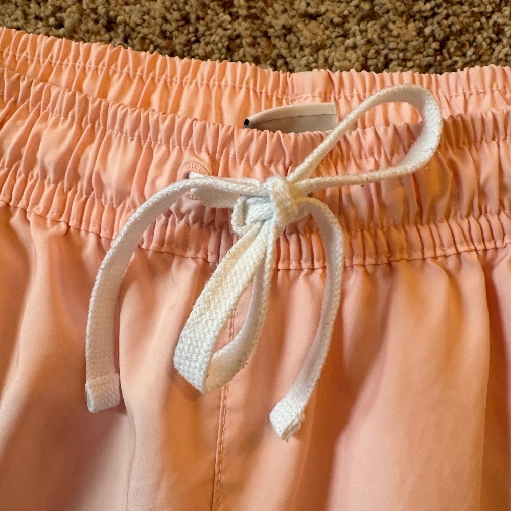 Nike Sportswear Women XXL Pink-Peach Mesh Lined Shorts Run Sports DM6829-686 EUC - Picture 4 of 14